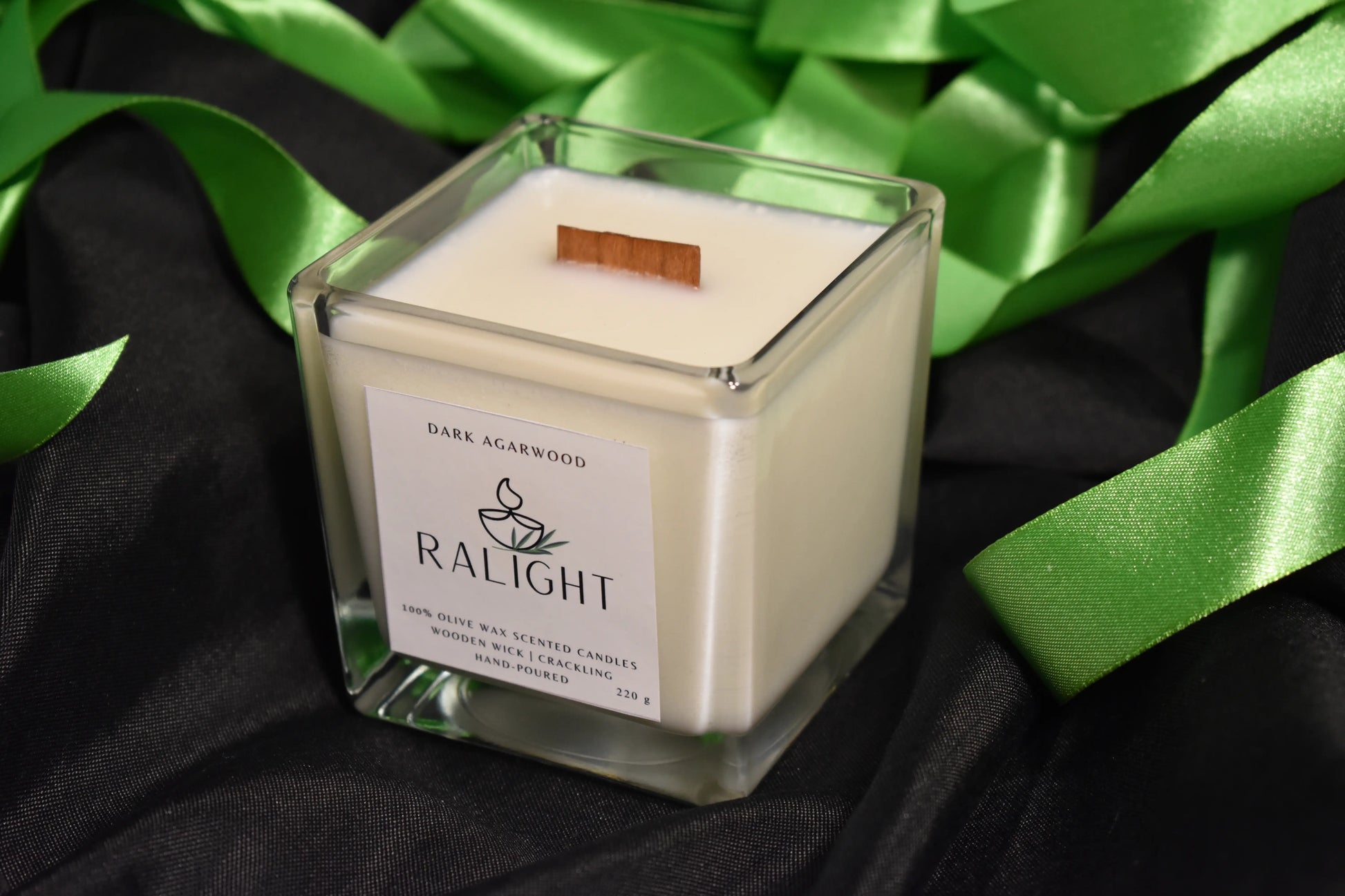 Ralight scented candle wood wick dark agarwood
